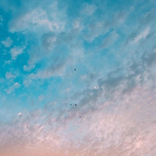 - آسِـمون‌مَن☁️ (@asmoon_man)