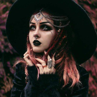 𝐧𝐢𝐠𝐡𝐭 𝐰𝐢𝐭𝐜𝐡𝐲 𝐆𝐚𝐮𝐫𝐝 (@night_witchy)